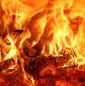Preview: Feuer Flammen goldgelber rustikaler Hintergrund
