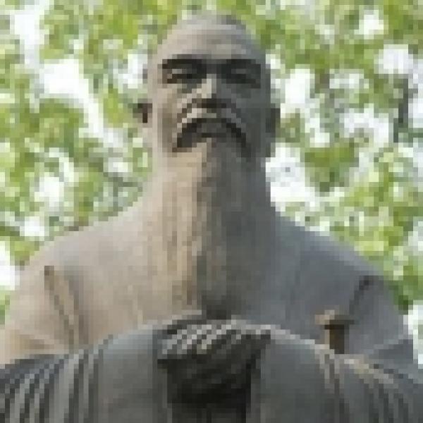 lte Chinesische Statue von einem Mann ein Baum im Hintergrund