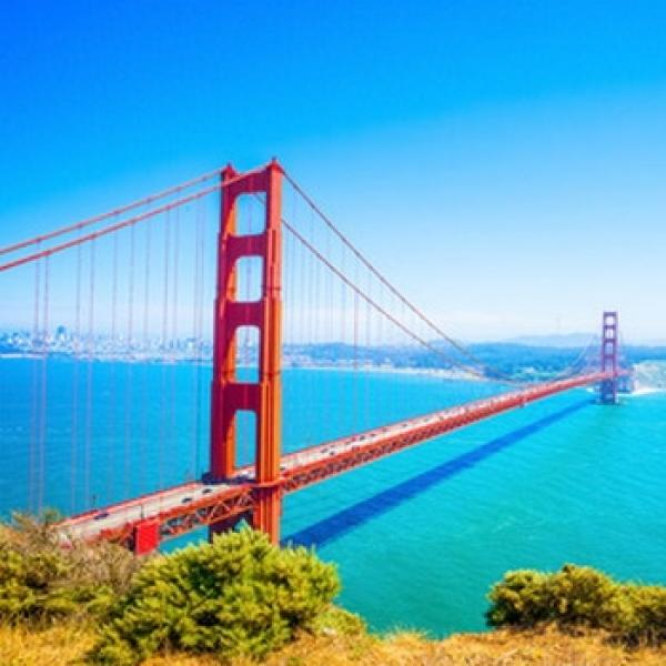 Golden Gate in San Francisco Meer und Himmel Hintergrund